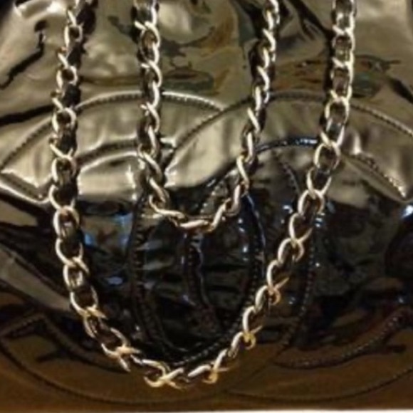 WOW POSHMARK - AUTHENTIC CHANEL SUPERMODEL EXTRA LARGE Leather Cabas Bag Tote - Picture 2 of 13